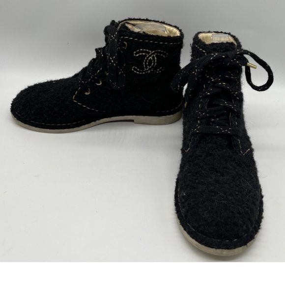 Chanel Black Tweed Knit Exposed Seam CC Logo Lace-Up Bootie sz 36.5 - Picture 1 of 6